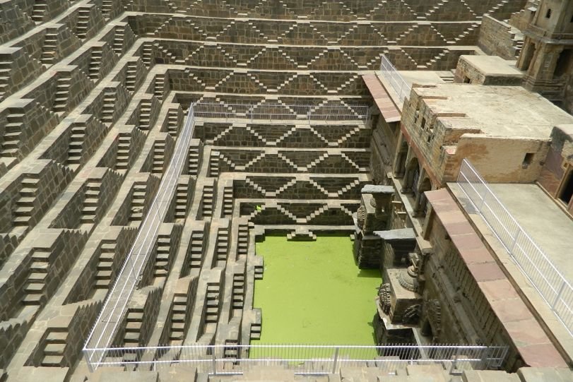 abhaneri stepwell (1)